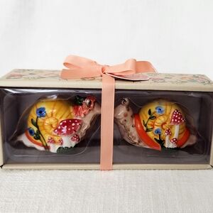 Blue Sky Clayworks Garden Snail Salt & Pepper Shaker Set - New in Box
